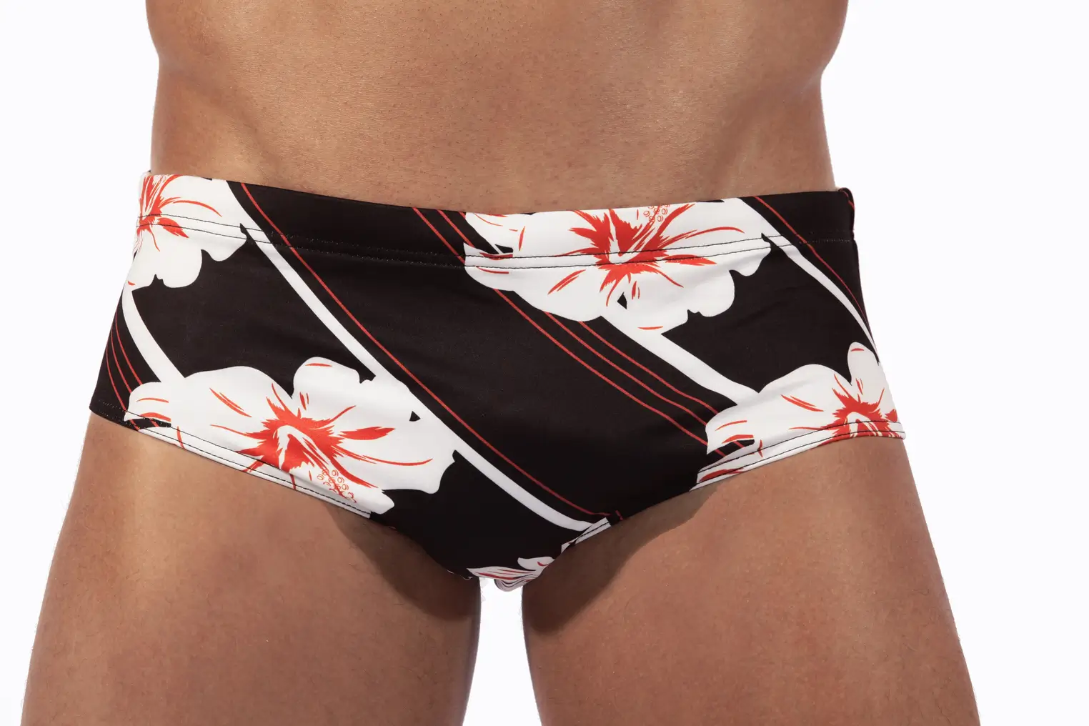 Sunga de praia estampada saiu de moda. Será mesmo? 5
