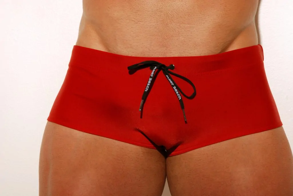 Sunga de Praia Vermelha. Será que ela fica bem em mim? 1